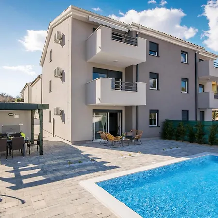 2 Bedroom Awesome In *