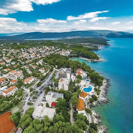 2 Bedroom Awesome In Apartment Cizici