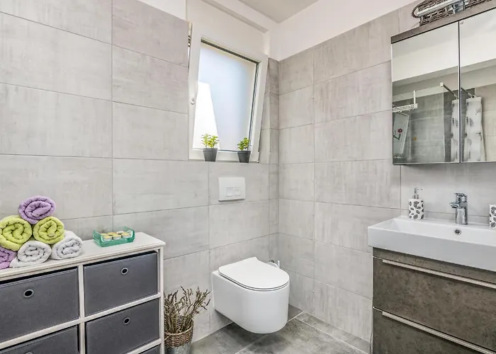 Apartman 2 Bedroom Awesome In *