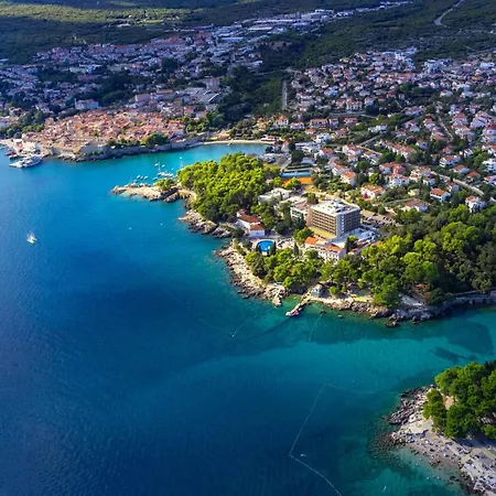 2 Bedroom Awesome In Apartament