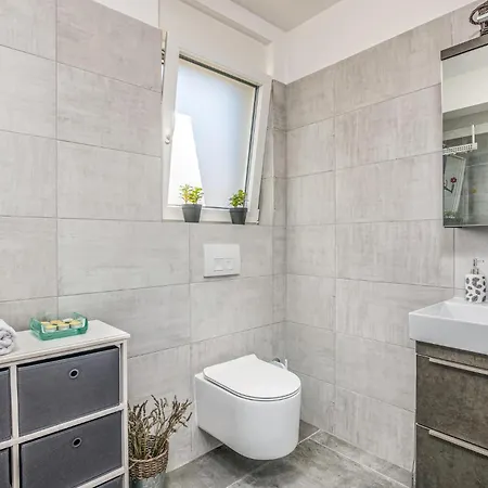Appartement Beautiful In *